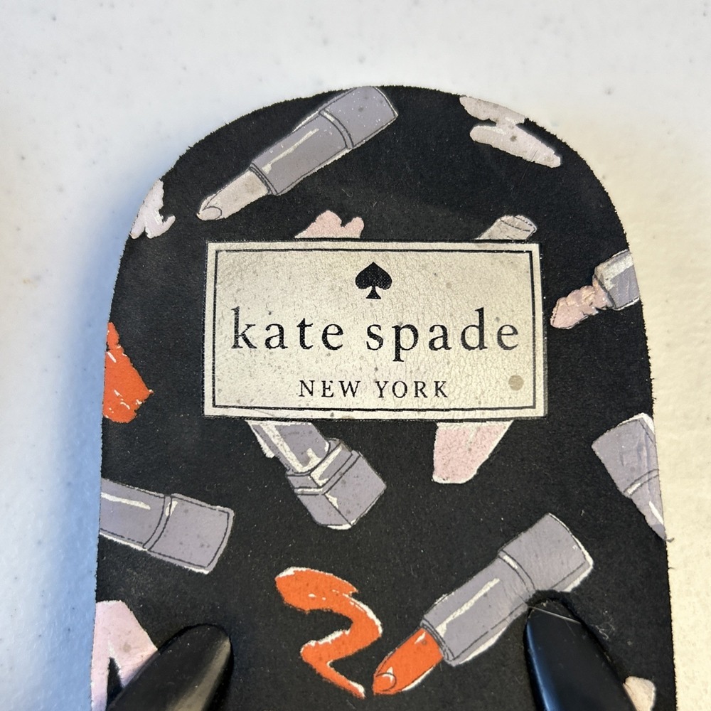 Kate Spade New York Lipstick Print‎ with Bow & Charm Thong Flip Flops Size 9 - Picture 3 of 5
